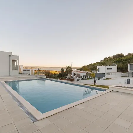 Lagoa Views - *